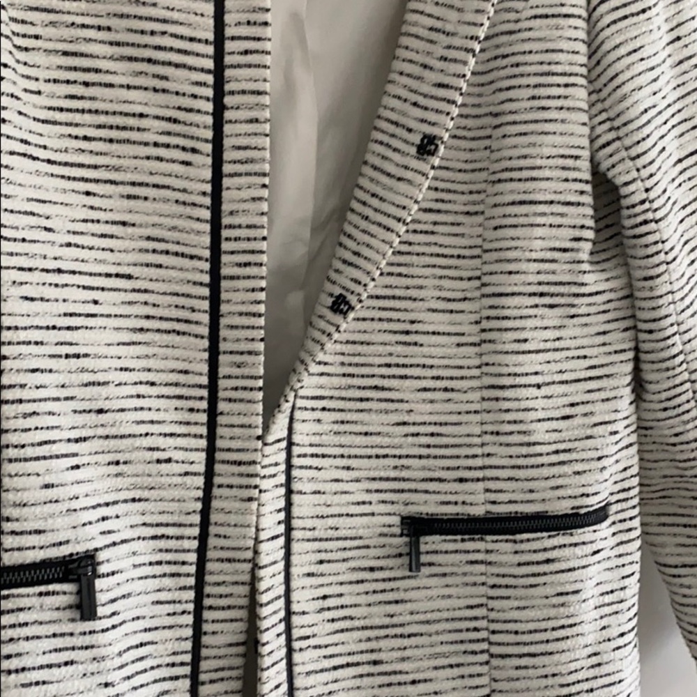 Blazer - Picture 3 of 3